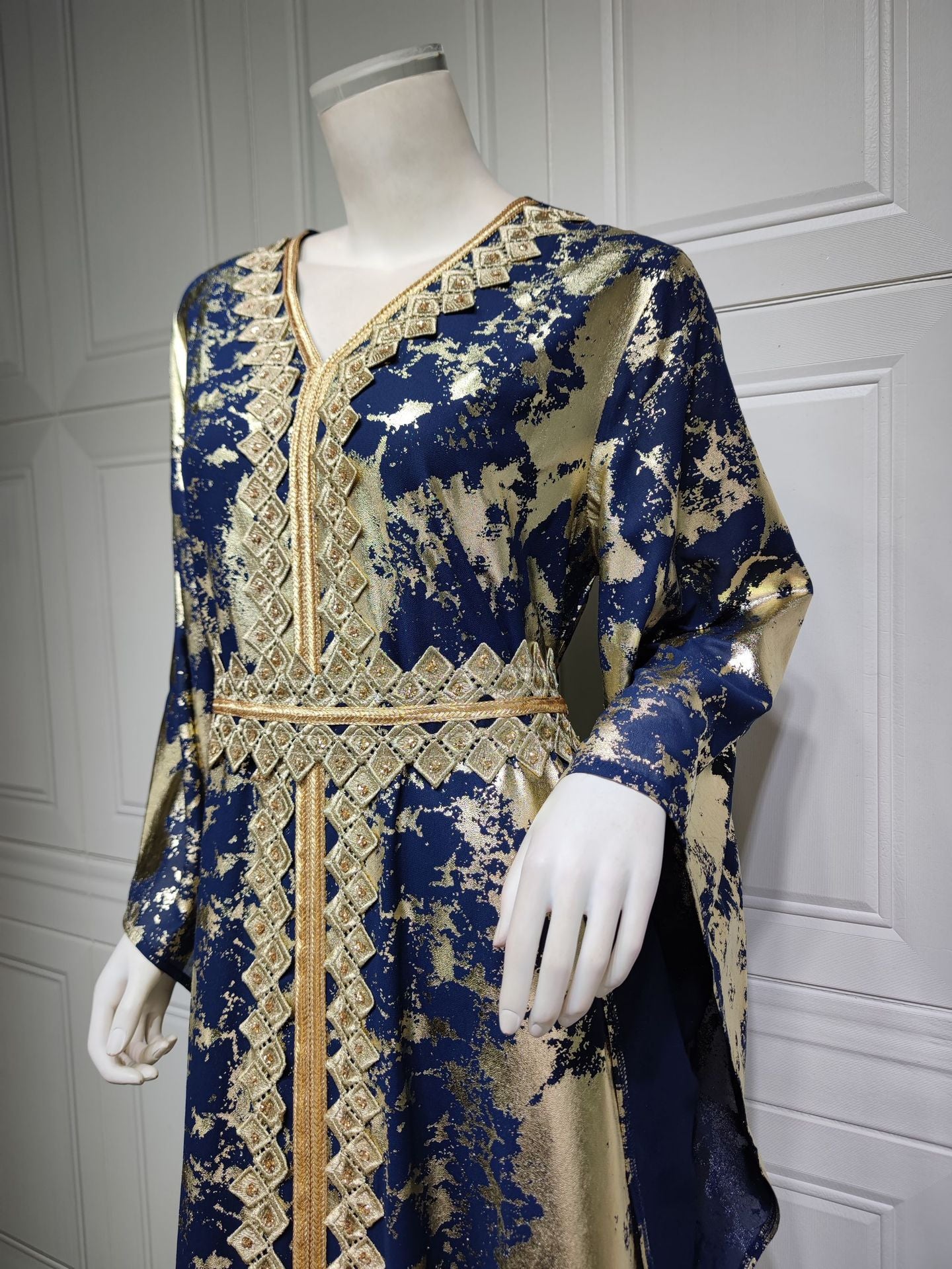 جلابية دراعة تشجير ذهبي مع تطريز - Lagonna | لاقونا جلابية دراعة تشجير ذهبي مع تطريز - Lagonna | لاقونا