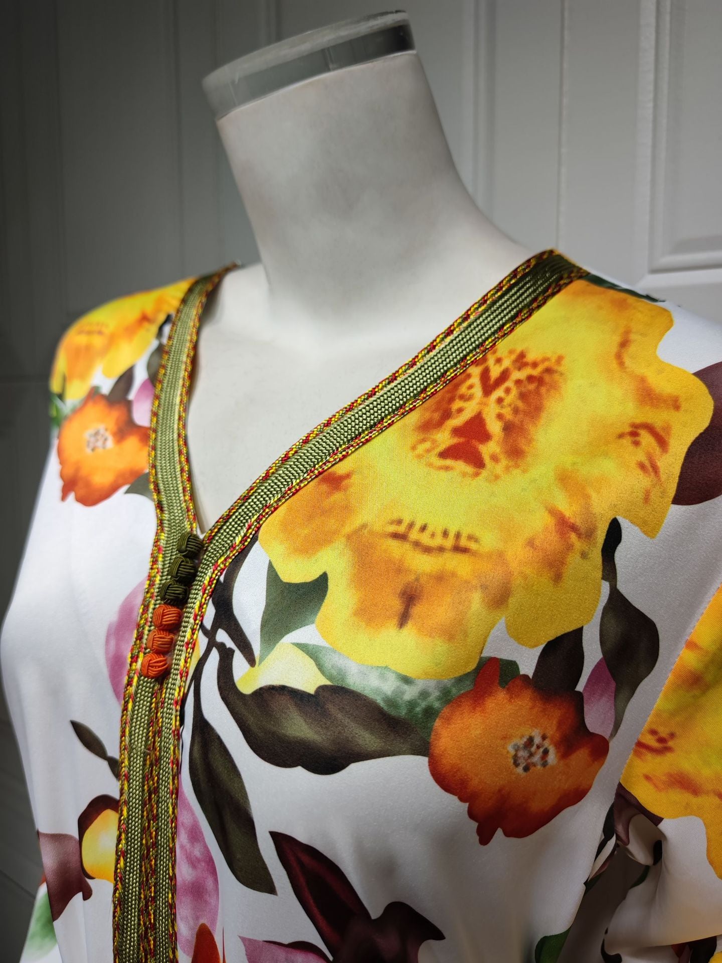 جلابية قفطان زيتي مع طرحه - Lagonna | لاقونا جلابية قفطان زيتي مع طرحه - Lagonna | لاقونا