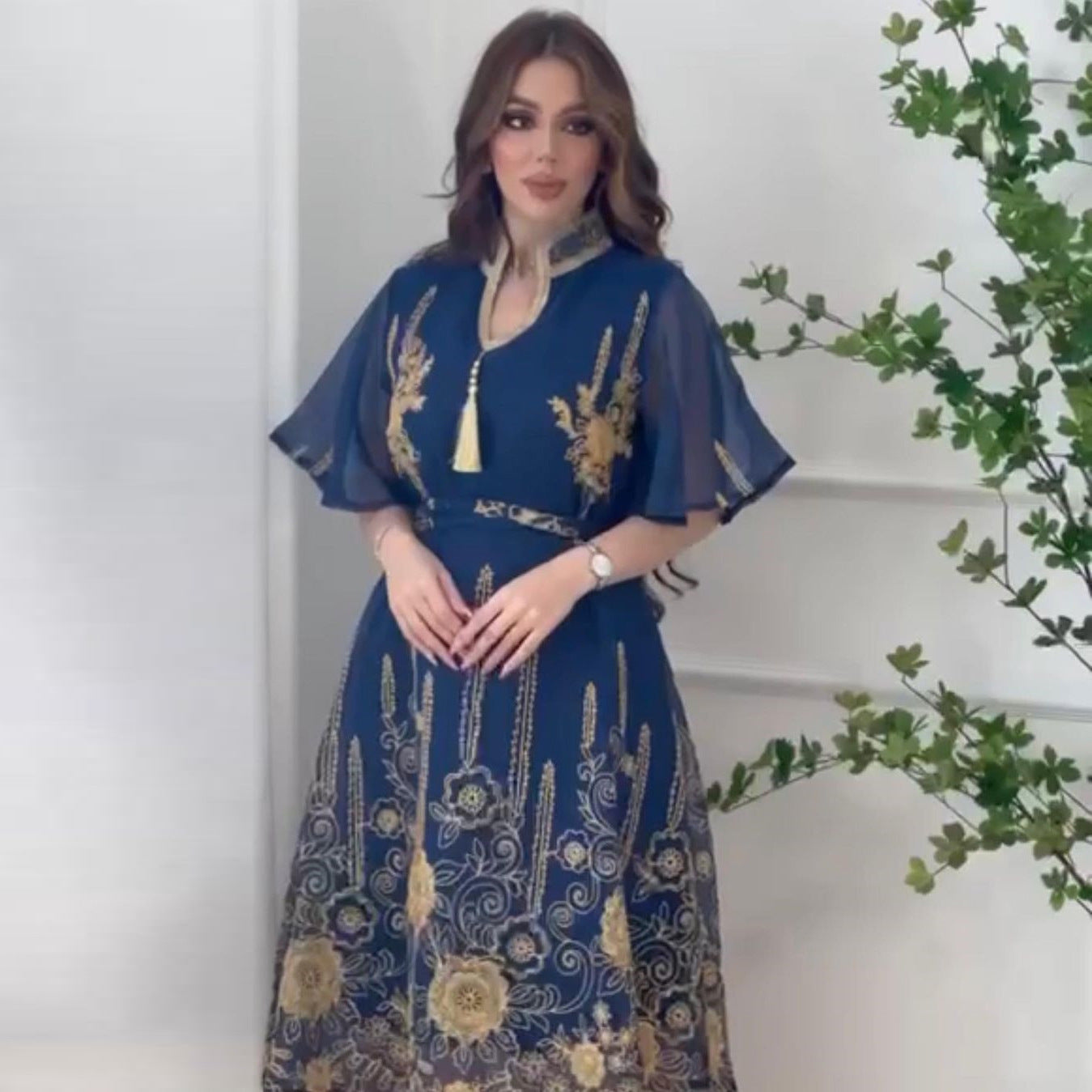 جلابية عصرية مطرزة تنورة كشكش - Lagonna | لاقونا جلابية عصرية مطرزة تنورة كشكش - Lagonna | لاقونا