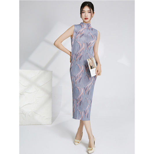 فستان سهرة تصميم كوري بدون اكمام و ياقة عالية - Lagonna | لاقونا