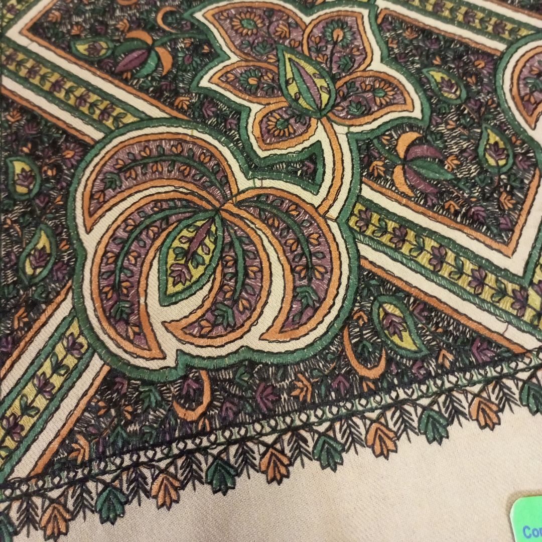 شال كشميري بني فاخر تطريز شرقي - Lagonna | لاقونا شال كشميري بني فاخر تطريز شرقي - Lagonna | لاقونا