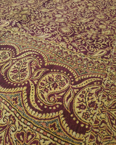 شال شتوي فاخر لون احمر شال شتوي فاخر لون احمر