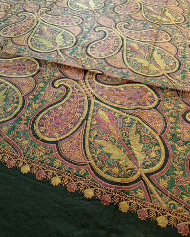 شال كشميري فاخر اسود مطرز طول مترين شال كشميري فاخر اسود مطرز طول مترين