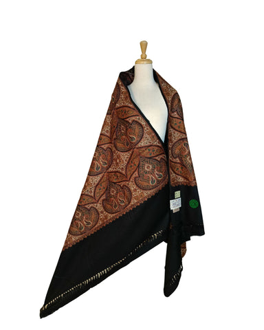شال كشميري فاخر اسود مطرز طول مترين شال كشميري فاخر اسود مطرز طول مترين