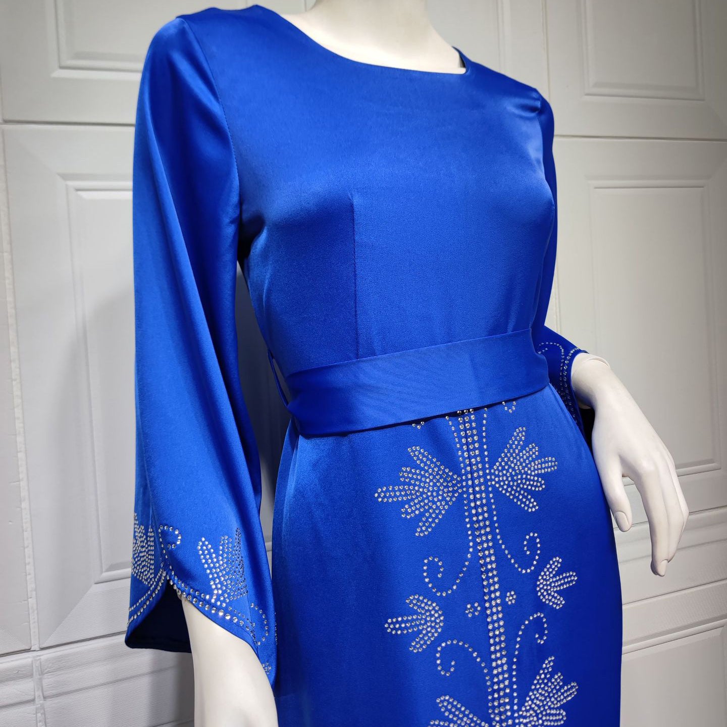 جلابية تطريز حديث مع حزام - Lagonna | لاقونا جلابية تطريز حديث مع حزام - Lagonna | لاقونا