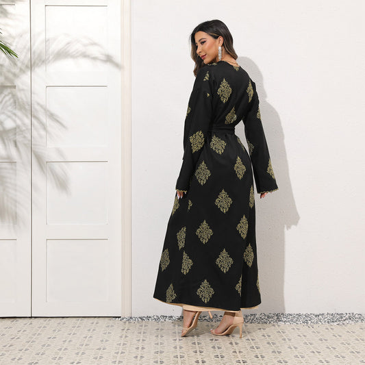 عباية سوداء مطرزة ذهبي بحزام - Lagonna | لاقونا