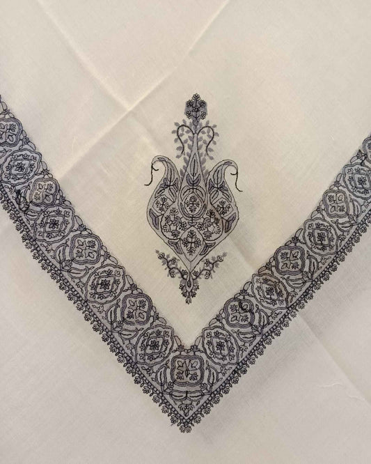 شماغ كشميري بتطريز رمادي