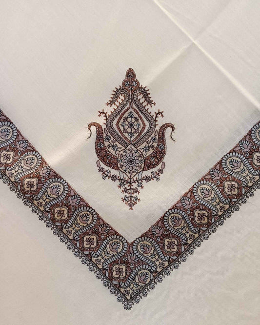 شماغ كشميري سكري مطرز بالبني و الازرق